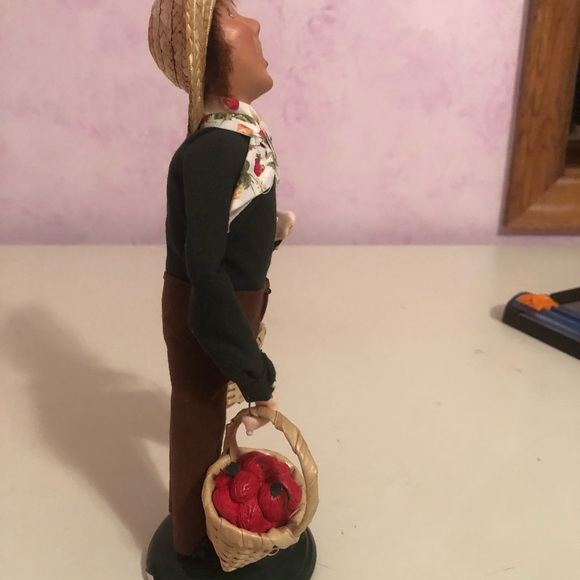 Byers Caroler - Picture 7 of 10